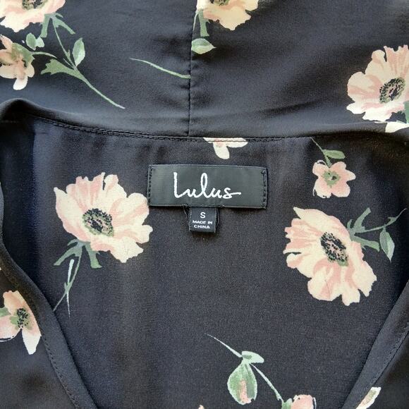 Lulus Build Me Up Buttercup Black Floral Print Wrap Top Sm sheer ruffled collar - Picture 4 of 14
